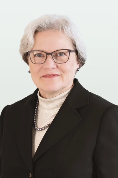 Aida Tammer : Independent Board Member