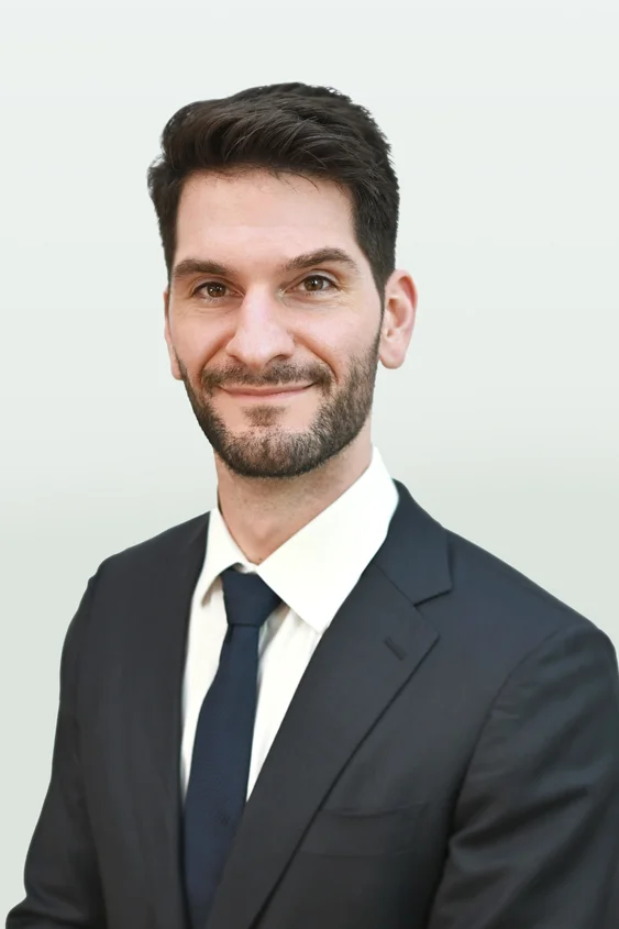 Lawrence Raponi : Vice-président associé, marchés des capitaux privés