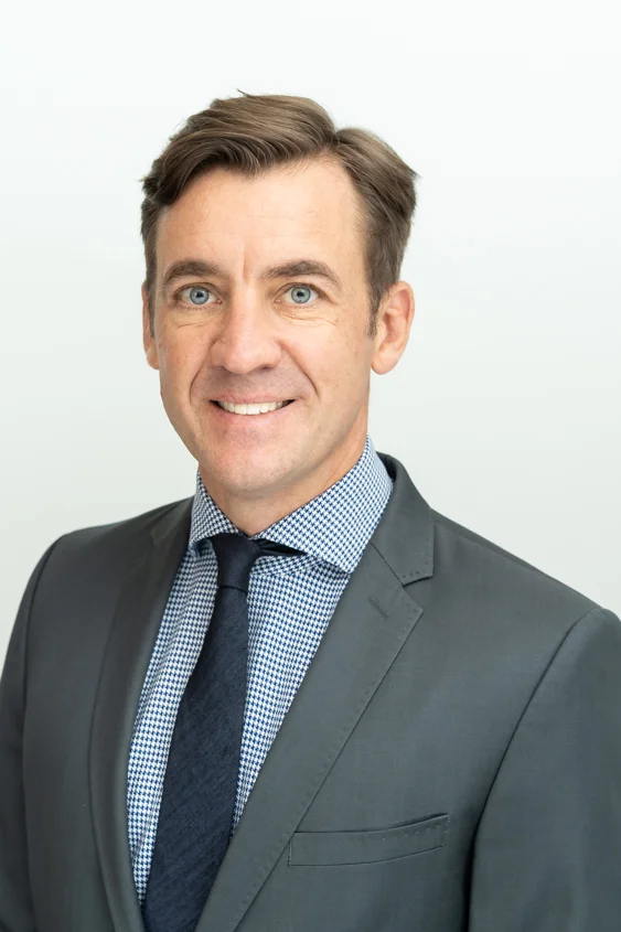 Ryan Donkers : 购置副总裁
